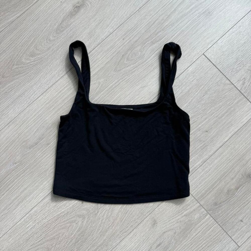 Black z supply crop top